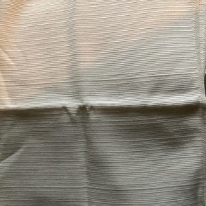 8 dinner napkins never used